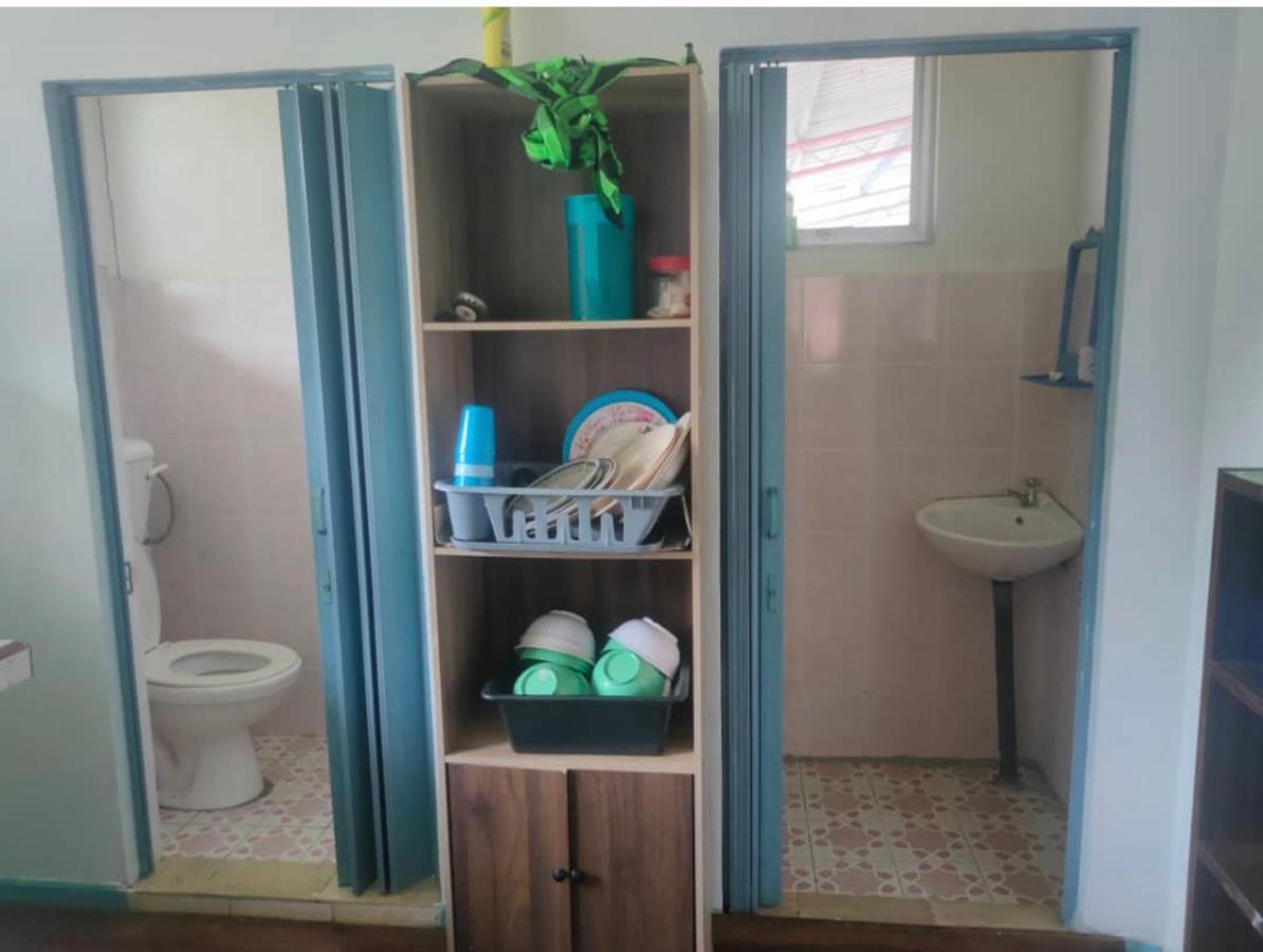 Mak Homestay Upstairs With 5 Bedrooms Kampong Kundassan Eksteriør bilde