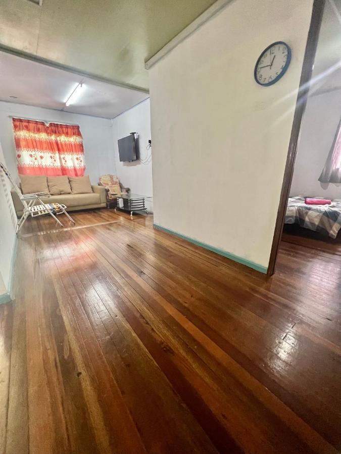 Mak Homestay Upstairs With 5 Bedrooms Kampong Kundassan Eksteriør bilde