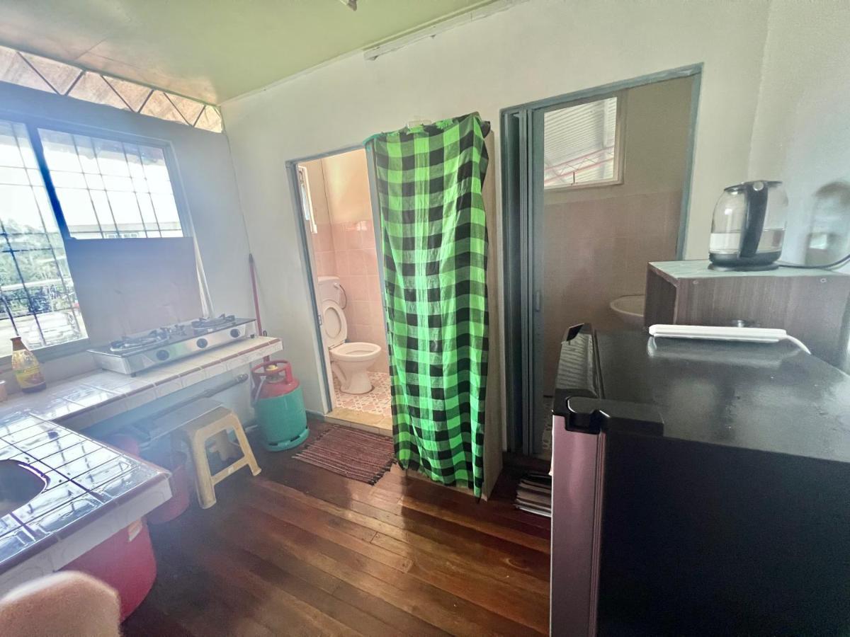 Mak Homestay Upstairs With 5 Bedrooms Kampong Kundassan Eksteriør bilde
